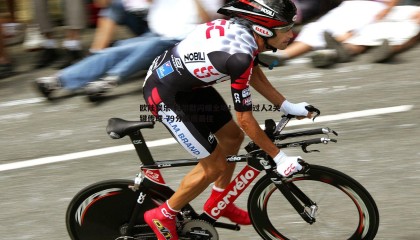 欧陆娱乐-帕尔默闪耀全场！1球3过人2关键传球 79分荣膺最佳