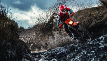 欧陆娱乐-半场狂飙！日本3-0暂领先印尼，镰田大地双响久保建英传射建功